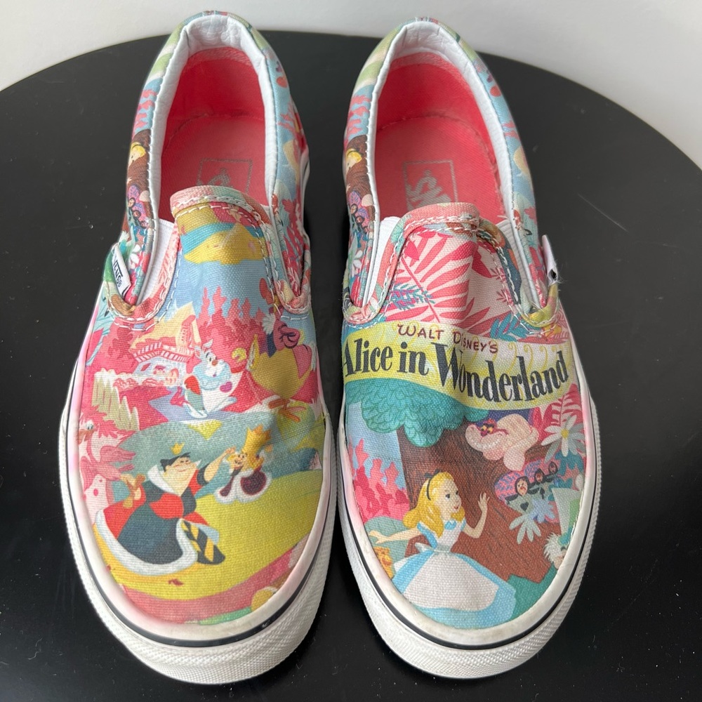 Vans Disney Classic Unisex Slip-On Alice in Wonderland Shoe (Men 3.5, Women 5.0)